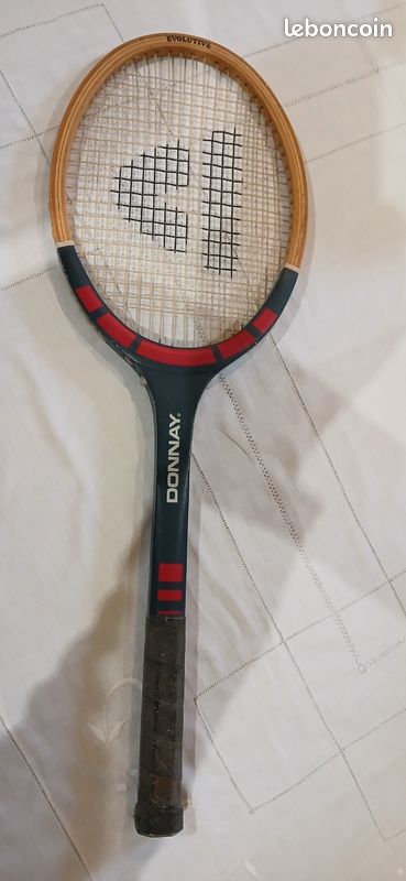 Raquette de tennis des années 70