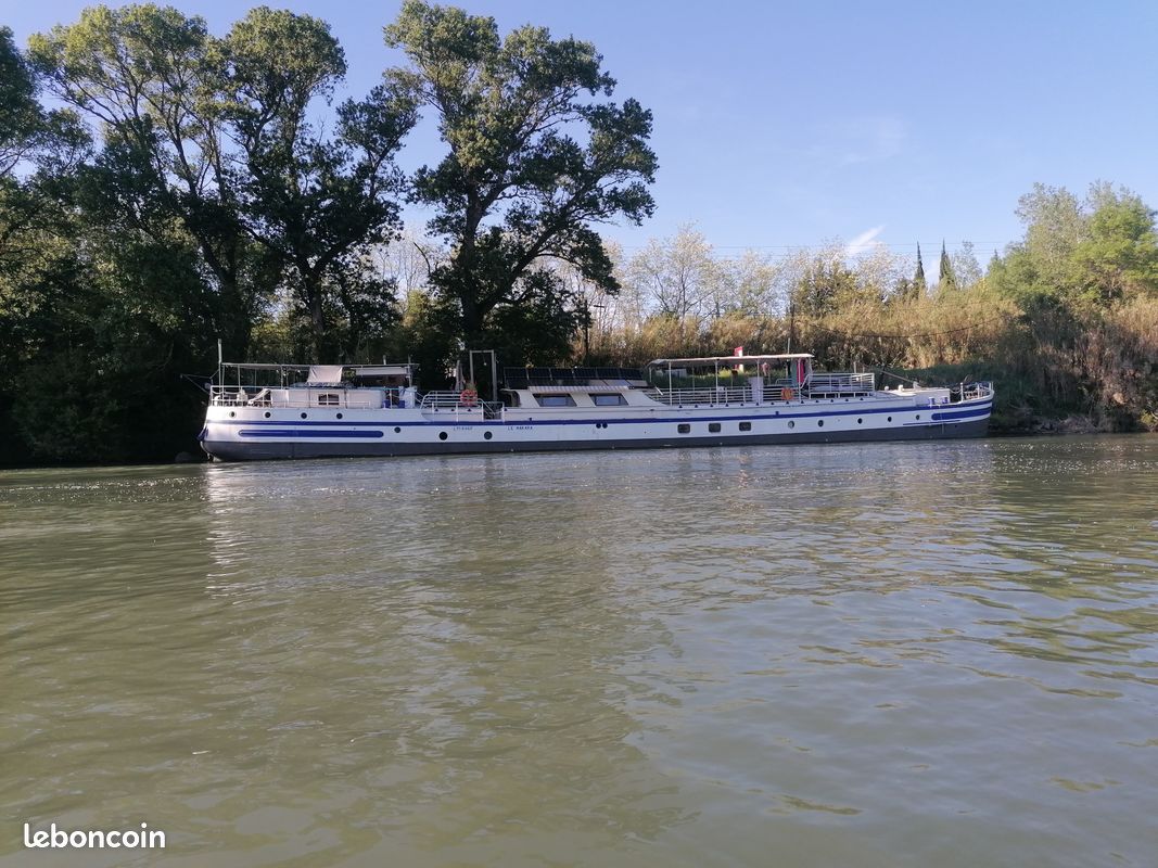 Local commercial 6 pièces 170 m² · à Avignon · 170 m² · 350 000 €