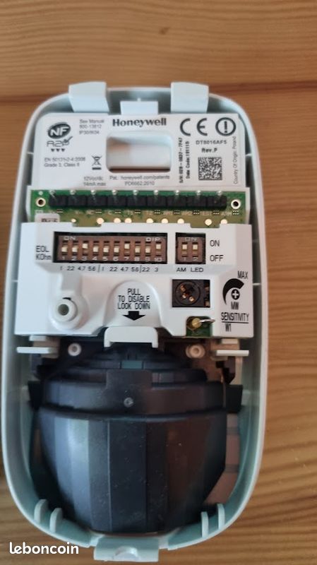Honeywell DT8016AF5 - Détecteur double technologie antimasque