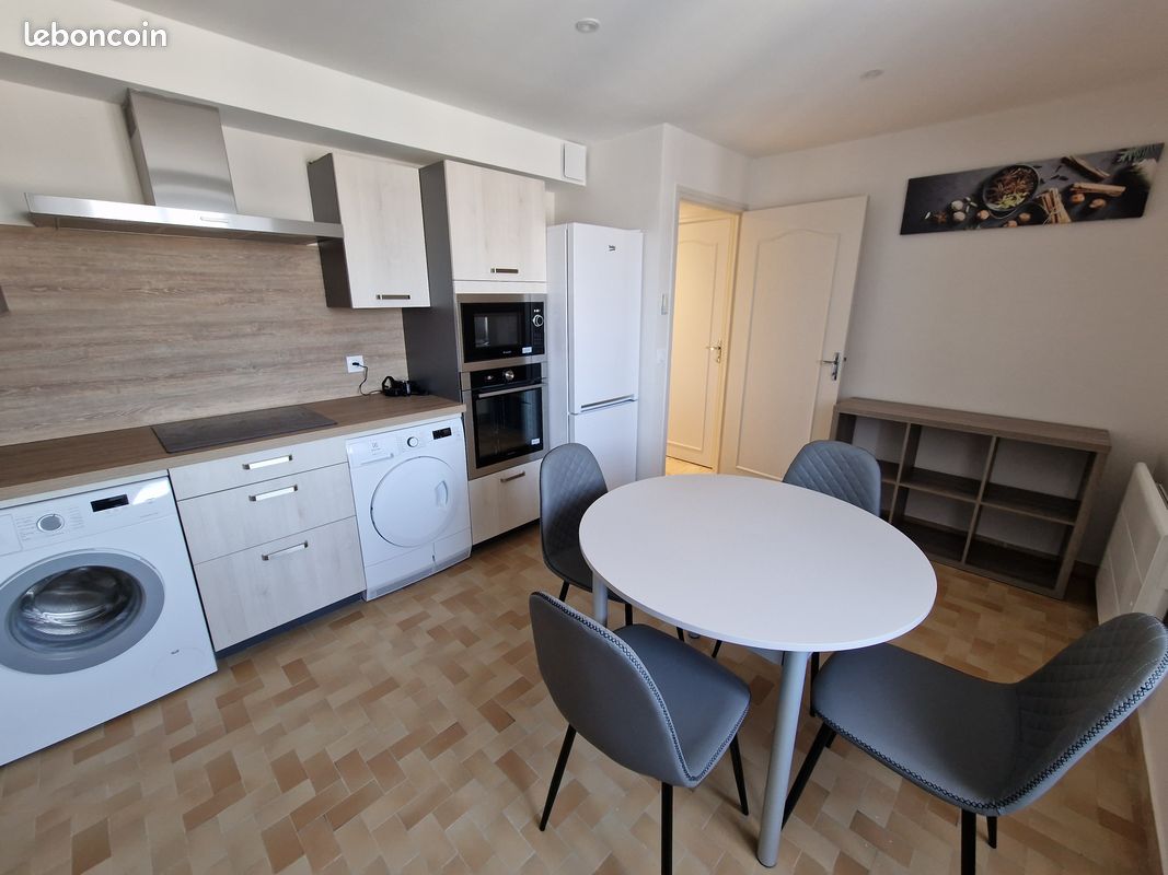 Appartement 3 pièces 87 m² · à Saint-Chély-d'Apcher · 87 m² · 650 €/mois