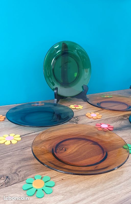 Lot De 8 Assiettes Plates Vereco Duralex Vintage - Couleurs Vert, Bleu Et Ambre, Occasion Bon état