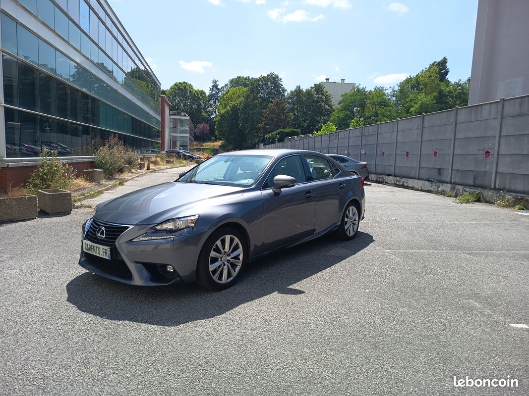 LEXUS IS 300H HYBRIDE ESSENCE 2.5 L - 181 CH PACK - Boite Automatique – 01/2015 – 273 593 KM – VO 432 (image 1)