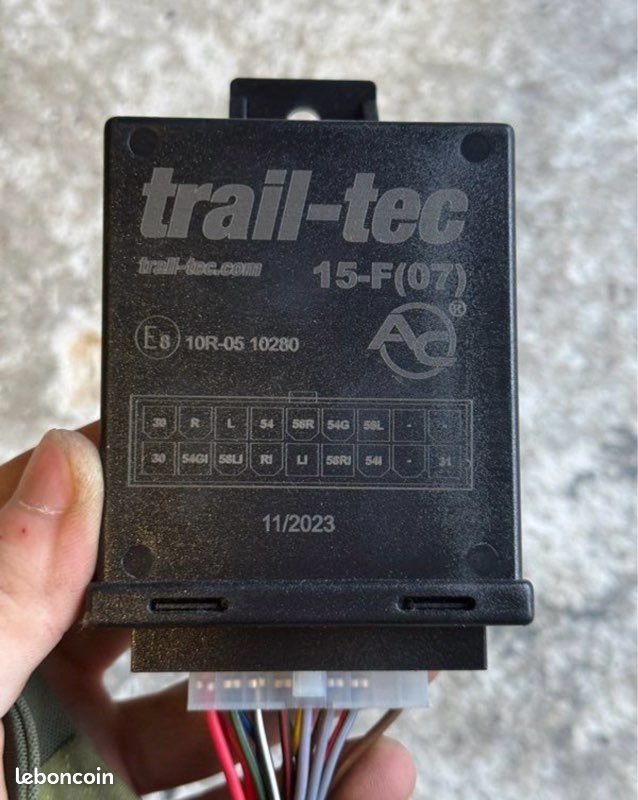 Boîtier Trail-Tec Pour Faisceau électrique – Modèle AC 15-F(07) – Livré Complet, Notice Incluse – Garantie à Vie – Facile à Monter