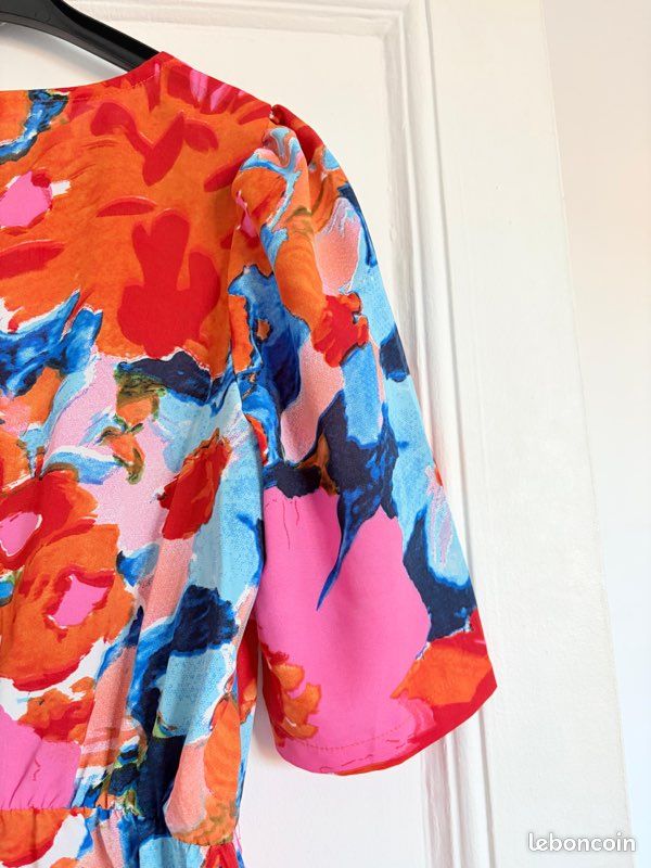 Robe multicolore neuve taille 46 marque Figure Libre (ng Robe multicolore neuve taille 46 marque Figure Libre (ng