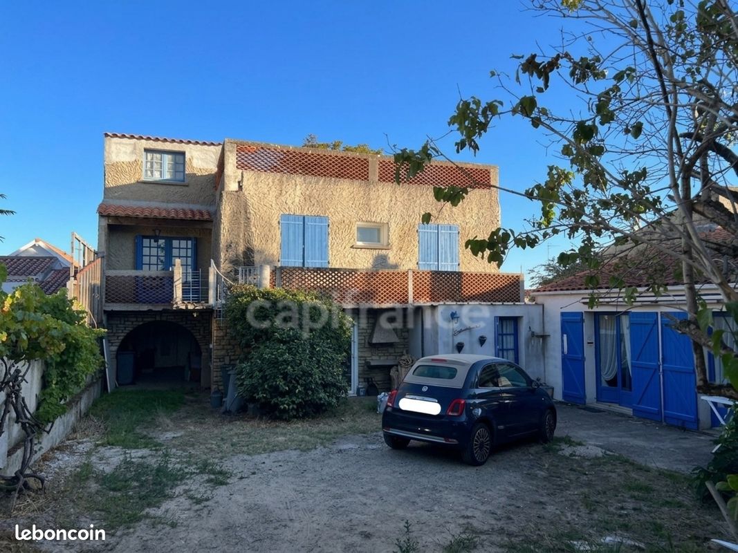 Maison 9 pièces 280 m² · à L'Aiguillon-la-Presqu'Île · 280 m² · 298 965 €