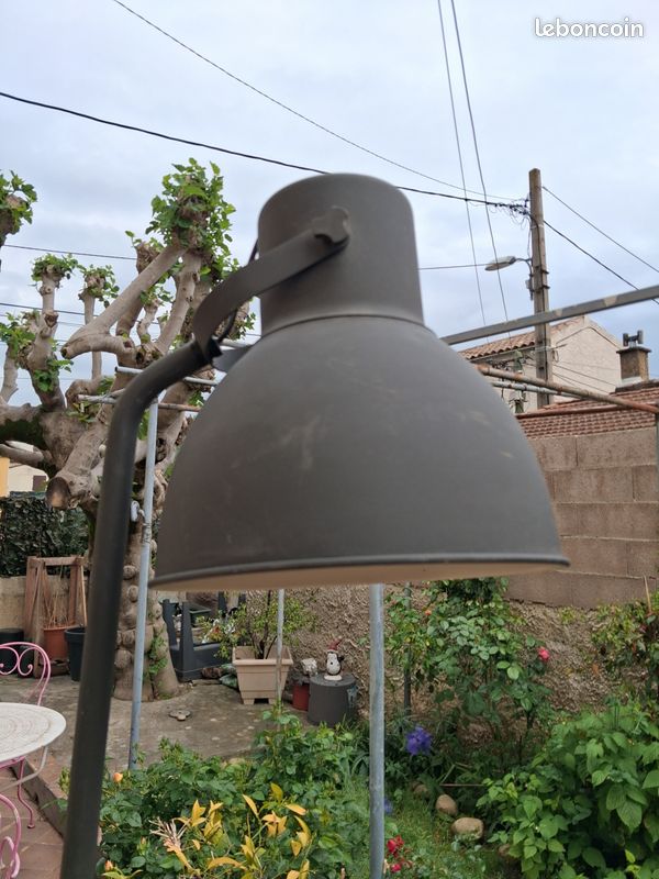 Lampadaire style industriel (image 3)