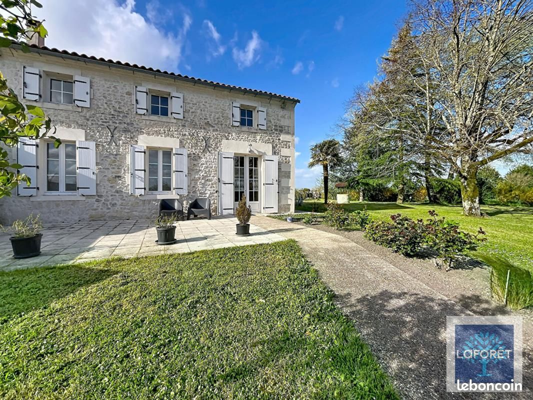 Maison 6 pièces 186 m² · à Jonzac · 186 m² · 233 900 €