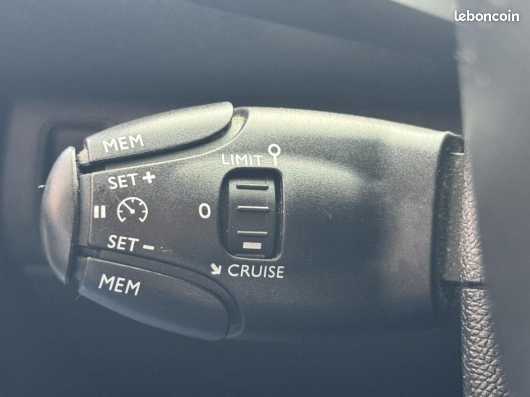 Peugeot 308 BlueHDi 130ch SetS BVM6 Allure (image 11)