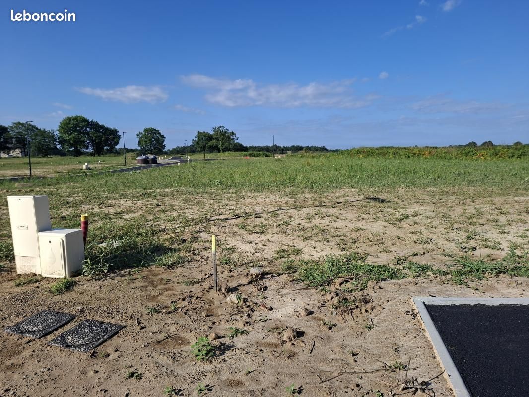 Terrain 595 m² · à Bascons · 47 600 €