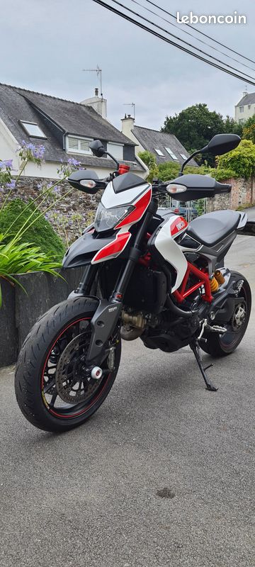 Ducati Hypermotard 821 SP-2014-30 000 km Motos