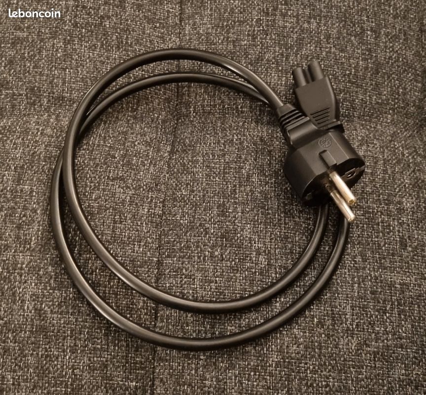 Câble d'alimentation 3 pins (image 1)