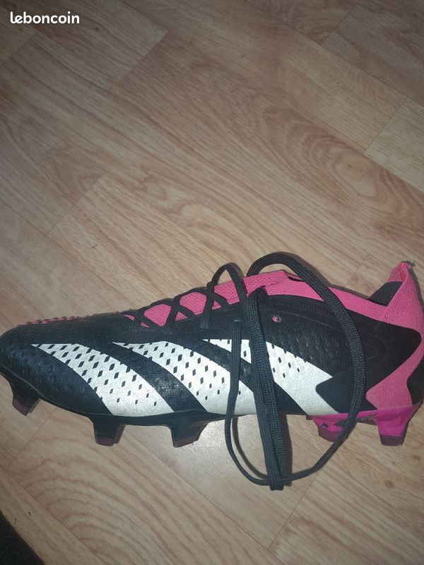 Crampon adidas rose et noir (image 4)