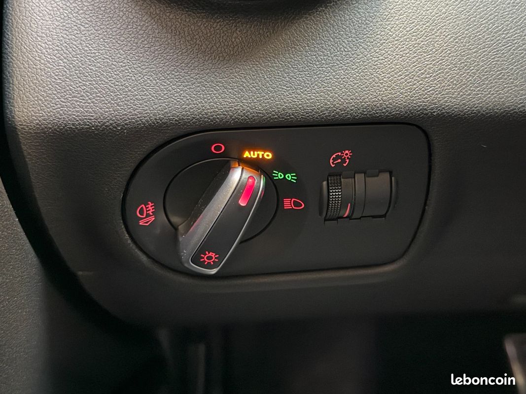 AUDI A1 A1 1.8 TFSI 192 S tronic S line + SIÈGES AV CHAUFFANTS + DRIVE SELECT + RADAR AR + FULL LED (image 19)
