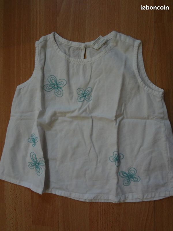T-shirt blanc avec fleurs turquoise 18 mois (image 1)