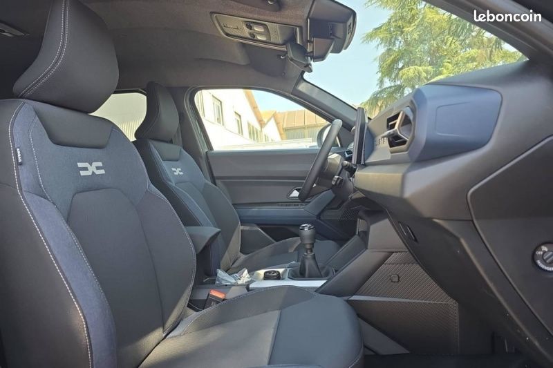 Dacia Duster Mild Hybrid 130 4x4 Journey (image 9)
