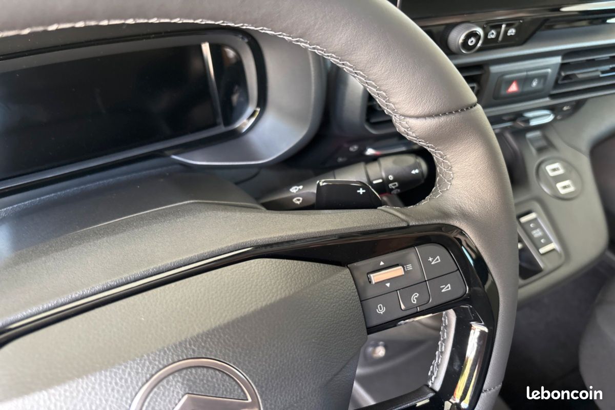 Citroën Berlingo BLUEHDI 130 EAT8 MAX 5PL N1 -13% (image 9)