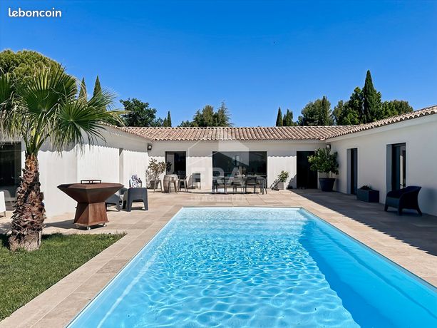 Maison 8 pièces 233 m²