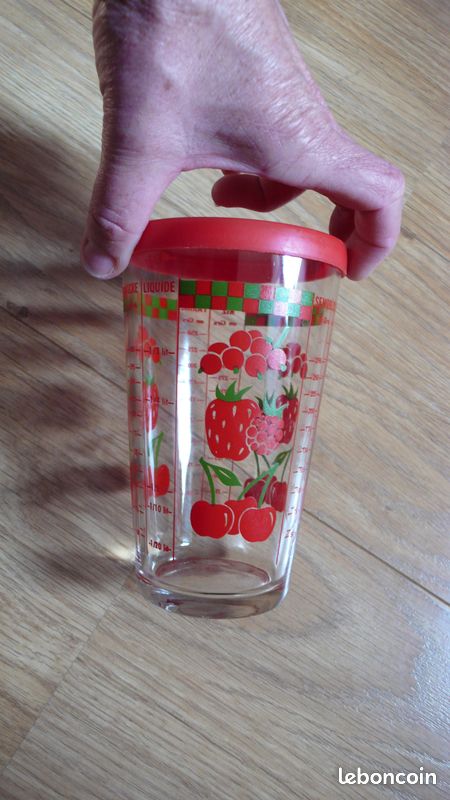 Bocal Hermétique verre doseur en verre moulé vintage motif fruits made