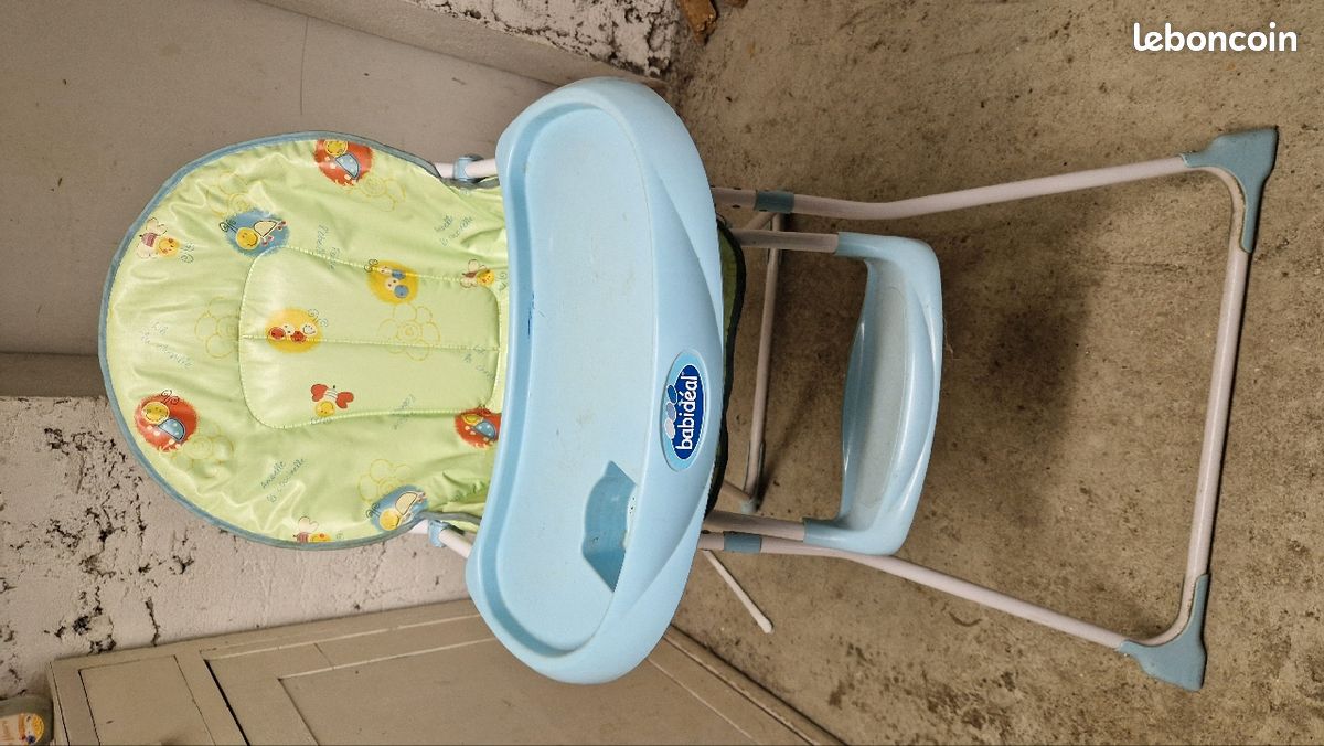 Chaise haute bébé (image 1)