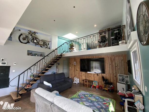 Maison 13 pièces 335 m²