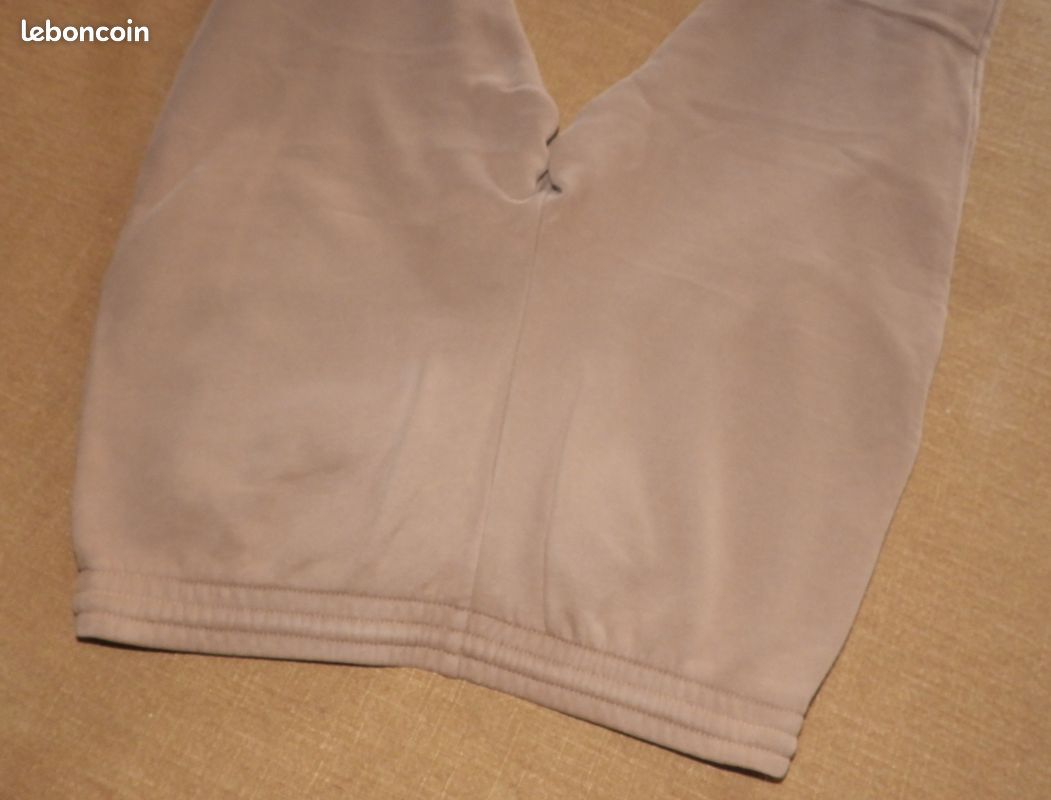 Pantalon survêtement Lacoste (image 9)