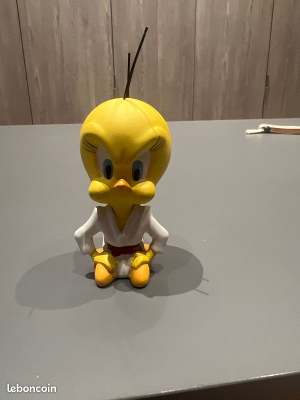 Titi dans fauteuil FIGURINE résine TITI ET GROSMINET démons et merveilles Titi dans fauteuil FIGURINE résine TITI ET GROSMINET démons et merveilles
