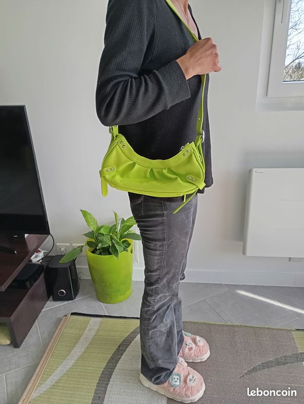 Vends sac banane moyen (image 2)