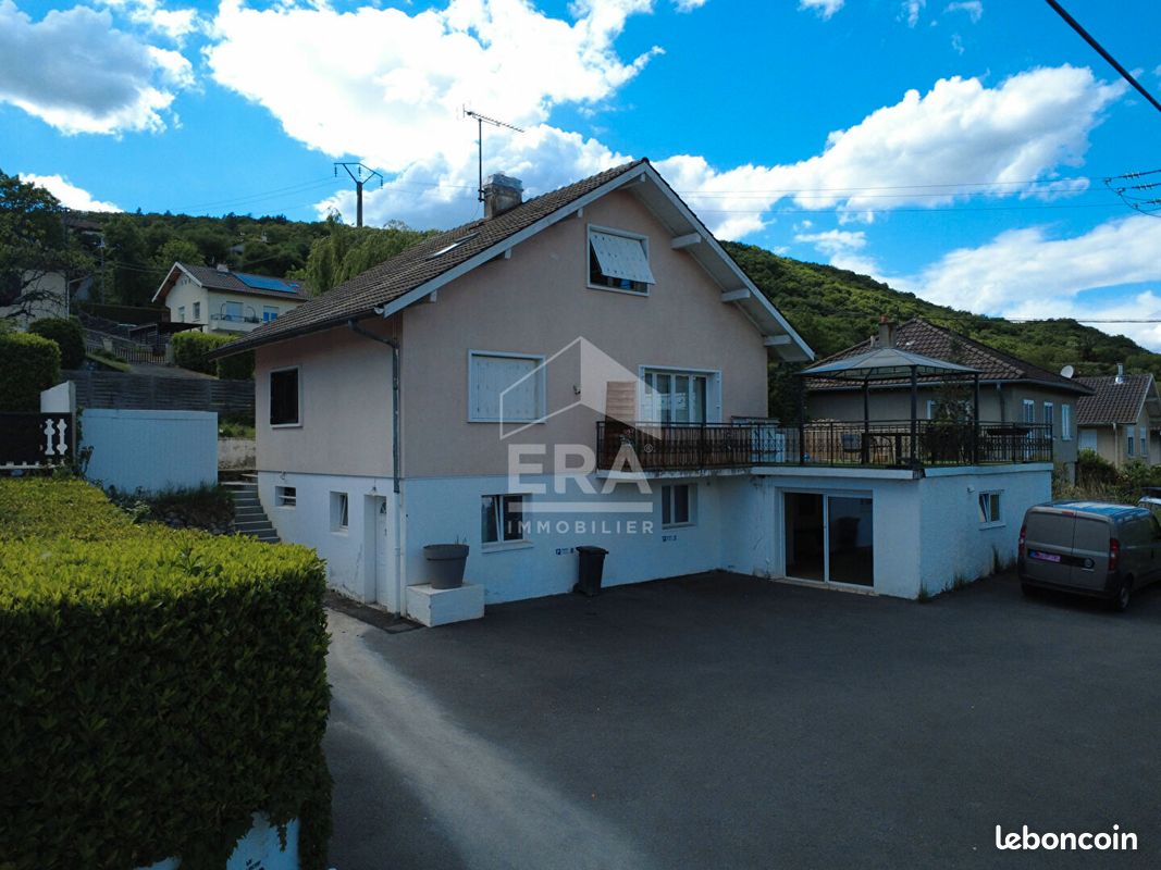 Maison 10 pièces 217 m² · à Étrembières · 217 m² · 580 000 €