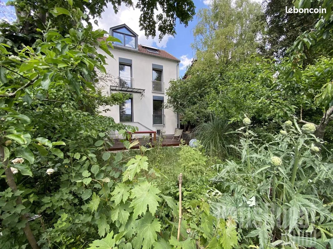 Maison 7 pièces 152 m² · à Sèvres · 152 m² · 3 900 €/mois