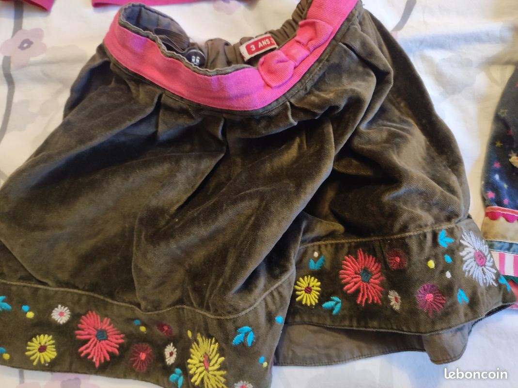 Lot 3 jupes dpam et 3 t-shirts fille 3 ans (image 6)