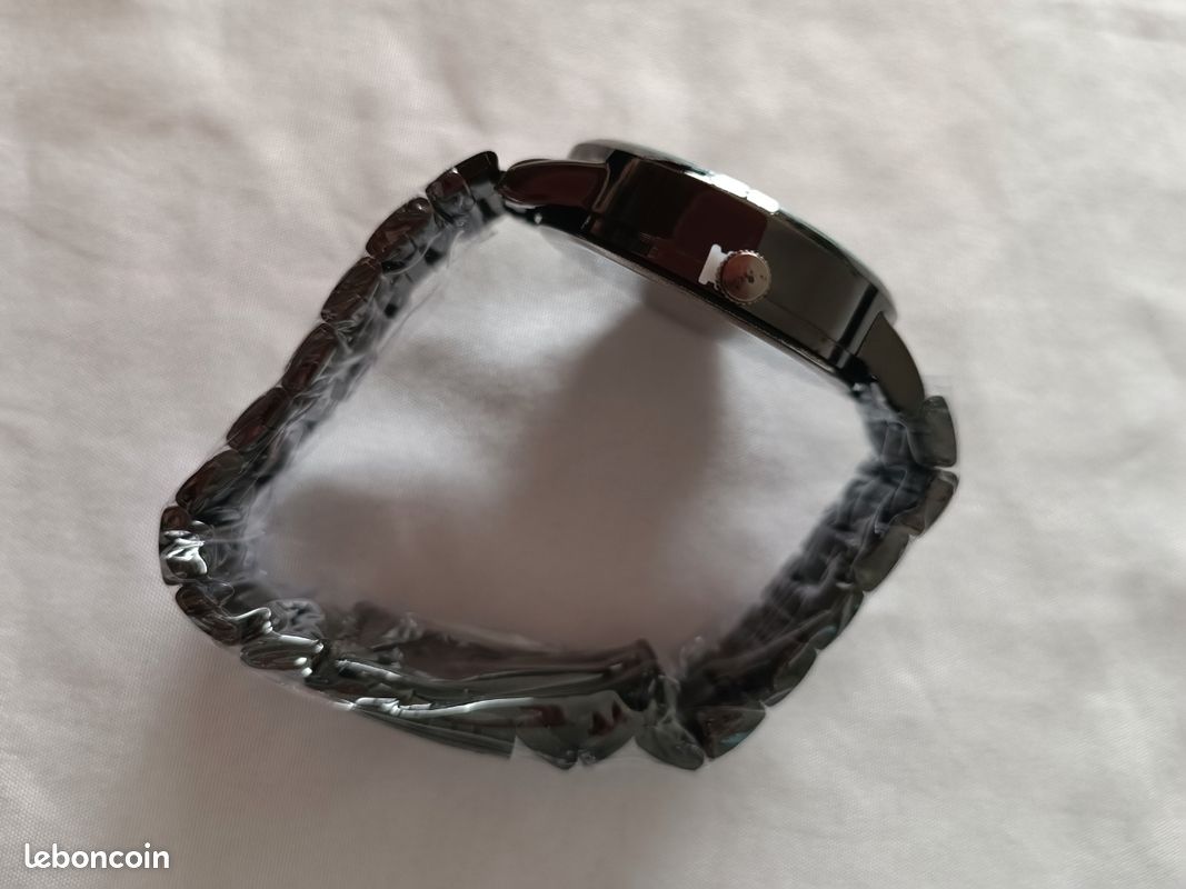 Montre noir jantes de voiture Neuve - Pour Hommes (image 2)