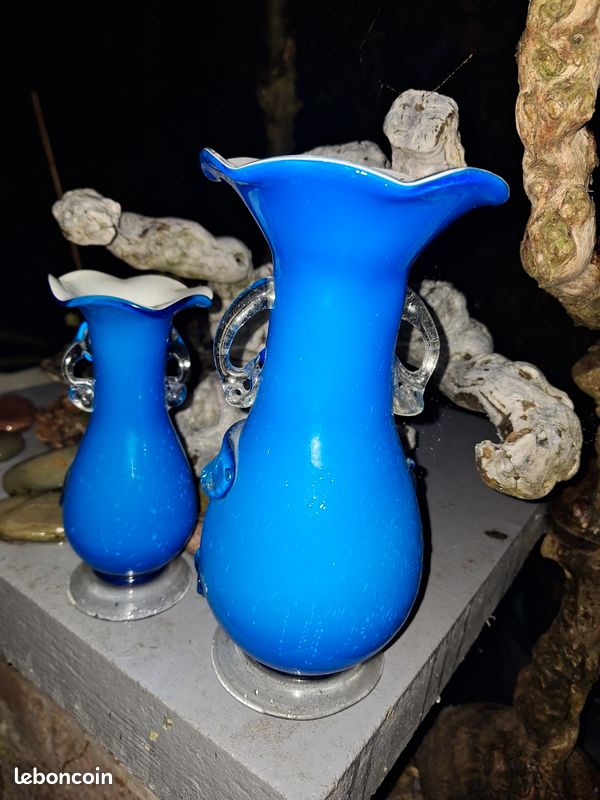 Vase Artisanal En Verre Soufflé – Croisillons Bleus – Type Murano – Occasion