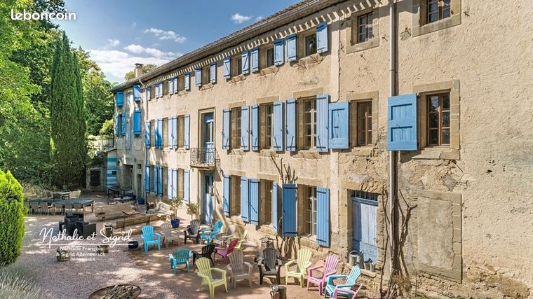 Maison 17 pièces 700 m²