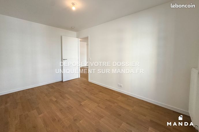 https://img.leboncoin.fr/api/v1/lbcpb1/images/68/dd/0e/68dd0e91453b04b81188084d08a2a78930a834e4.jpg?rule=ad-image