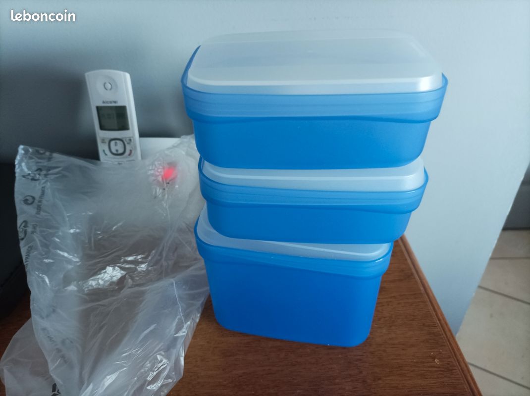 Boite a mie a pain brioche etc tupperware et séparation bleu clair vintage