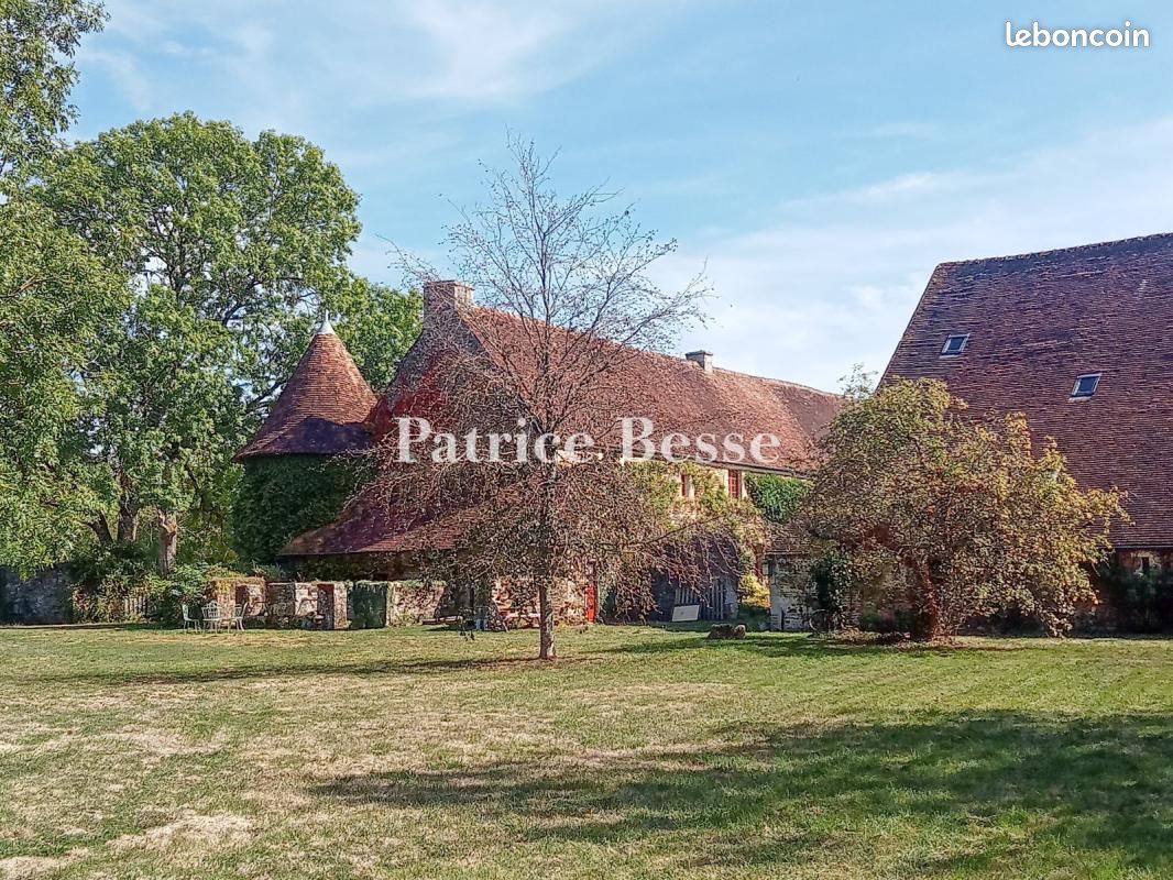 Maison 20 pièces 230 m² · à Écouché-les-Vallées · 230 m² · 875 000 €
