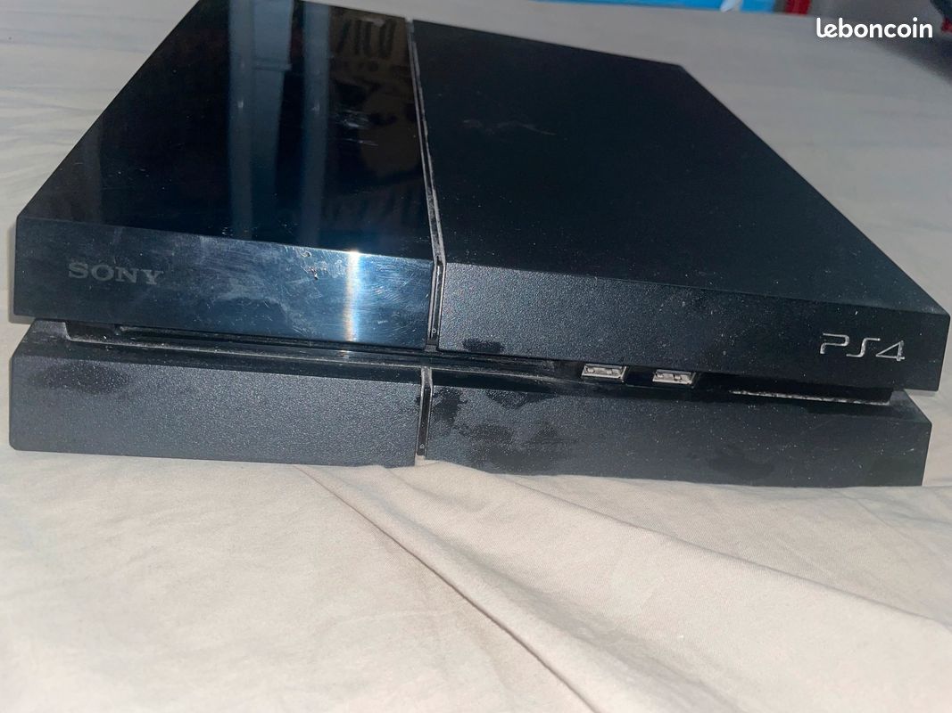 Playstation 4 (image 2)