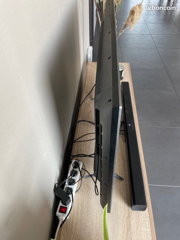 TV Philips Ambilight 107cms (image 2)