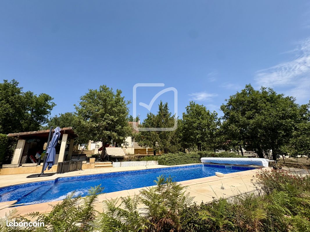 Maison 3 pièces 140 m² · à Nadaillac · 140 m² · 244 950 €