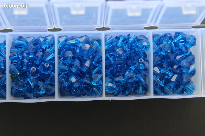 Une boite de 285 perles toupies Swarovski de 6 mm CAPRI-BLUE (5301) (image 3)