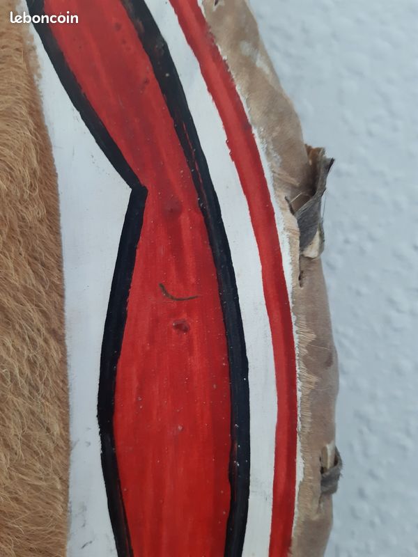Bouclier traditionnel tribal Africain Bamiléké rond, en bois, décor