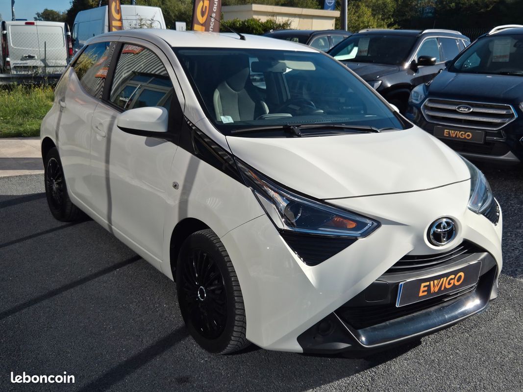 TOYOTA AYGO 1.0 VVTI 70 BOITE AUTO GRAND ECRAN CARPLAY 1er MAIN ENTRETIEN ET GARANTIE TOYOTA (image 12)