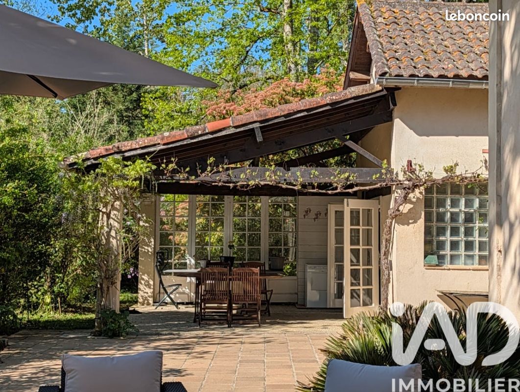 Maison 9 pièces 266 m² · à Mézin · 266 m² · 360 000 €