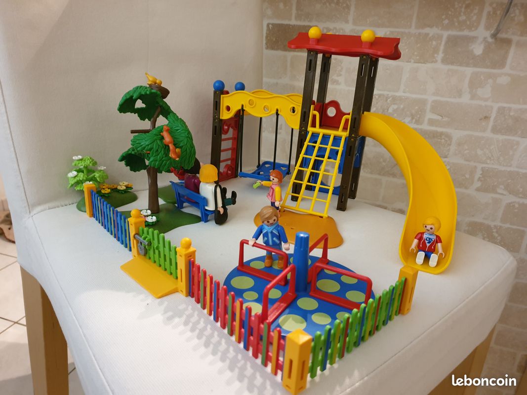 Square pour enfants avec jeux Playmobil (5568) (image 2)