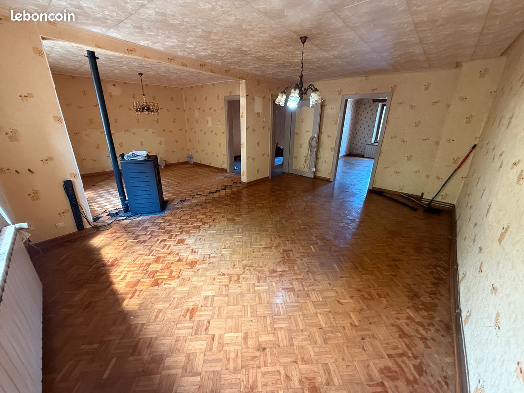 Appartement 6 pièces 160 m² · à Ham-sous-Varsberg · 160 m² · 65 000 €
