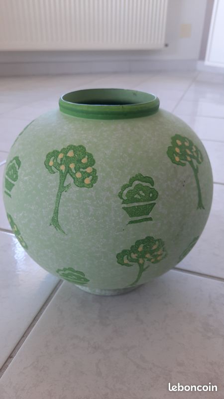 Joli vase rond vert clair (image 4)