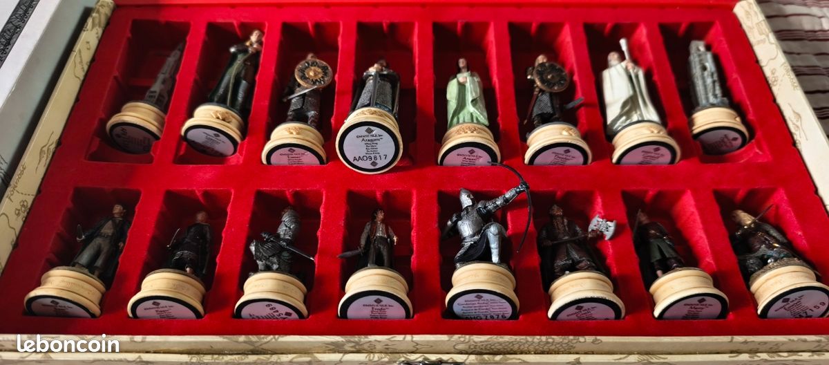 Jeux collector d'échec, seigneur des anneaux au complet neuf (image 7)