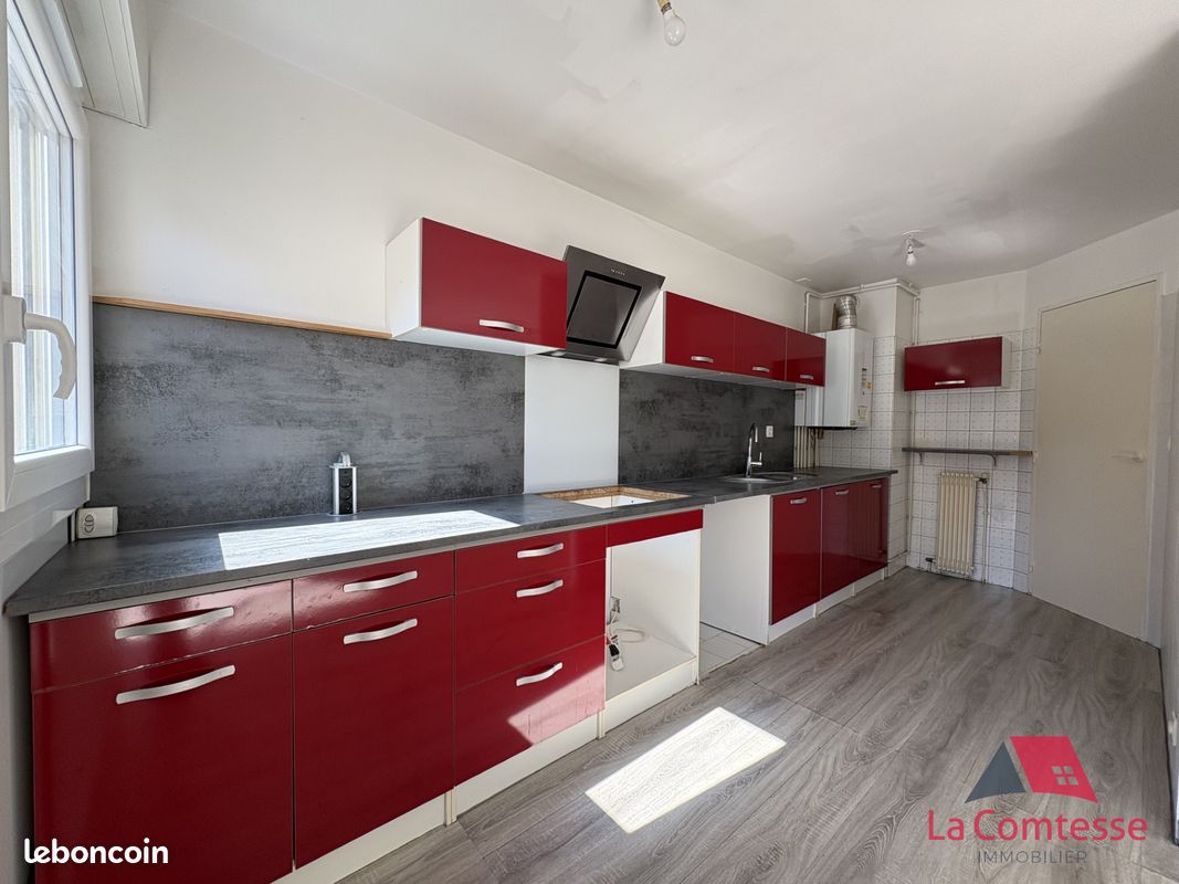 Appartement 3 pièce(s) 67 m²à louer Aubagne