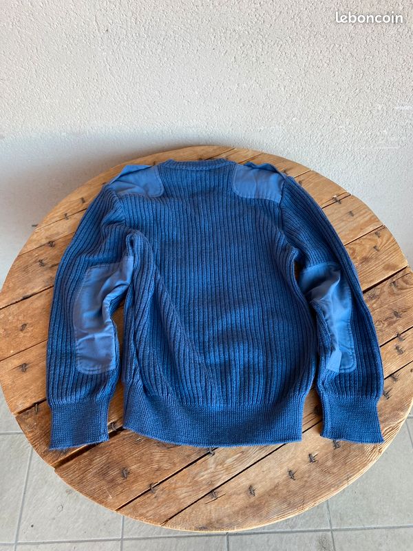 Pull bleu taille S (image 2)