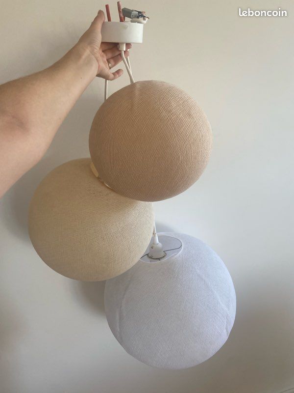 Suspension / Lustre 3 boules décoratives réglables (image 2)